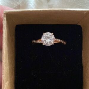 Elegant Rose Gold Ring with Clear Stone